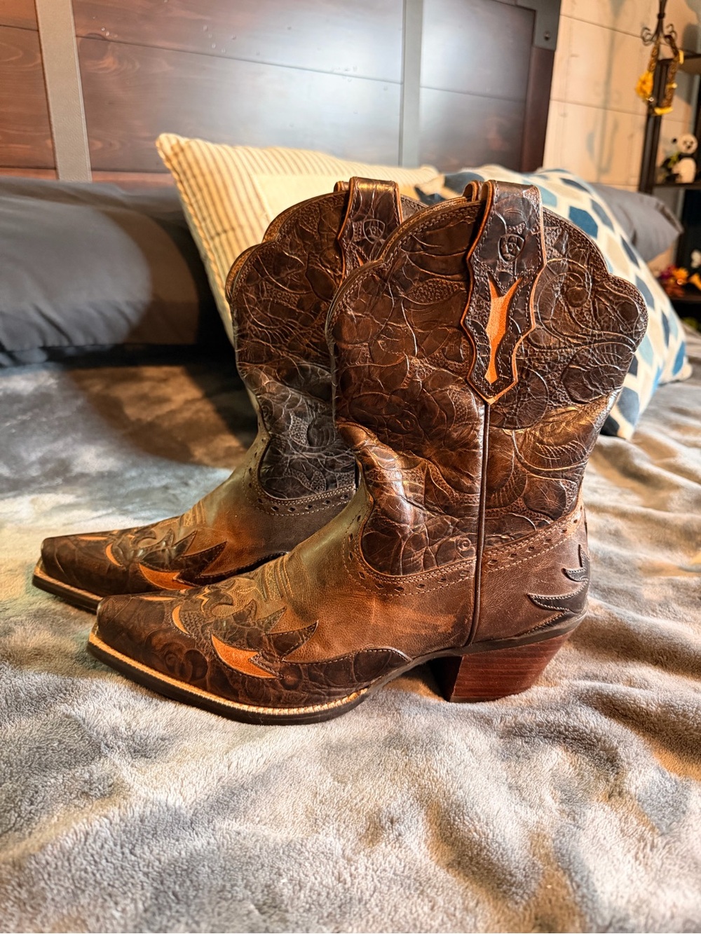 Brown Leather Western Cowboy Boots with Embroidered Detail